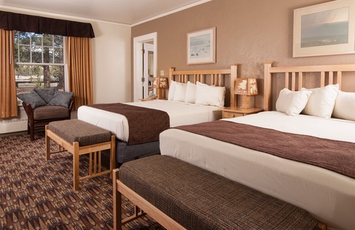 Yellowstone National Park Hotel | Old Faithful Inn - Inside the Park