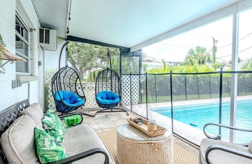 Venice Gardens House | Old Florida Charmer in Venice, FL. Private Pool + King Bed+Parking for Boats/RVs