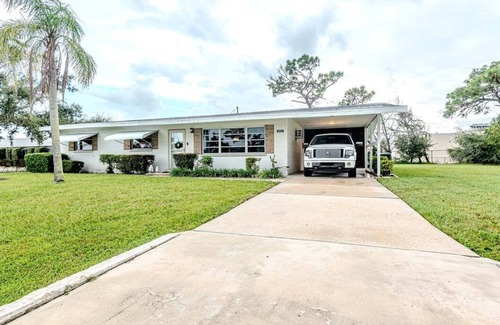Venice Gardens House | Old Florida Charmer in Venice, FL. Private Pool + King Bed+Parking for Boats/RVs