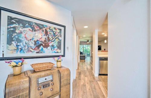 Inverness House | Old Florida Setting with Kayaks and Fishing Poles