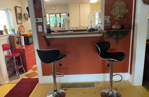 The Dalles Cottage | Old & Funqui, a charming 1910 cottage in the Columbia River Gorge. Pet friendly