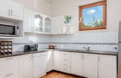 Bathurst Cottage | Old George · MèRose Place - Cottage on George