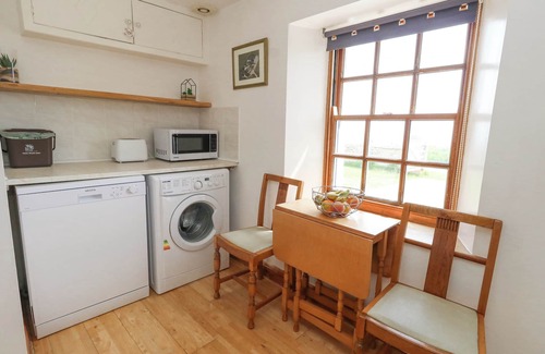 Southwell Cottage | OLD HIGHER LIGHTHOUSE BRANSCOMBE LODGE, with pool in Portland Bill