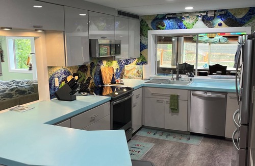 Homosassa House | Old Homossasa charm with Pool & boat dock w/gulf access & game room