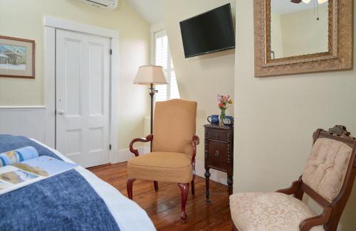 Brewster Bed & Breakfast | Old Manse Inn