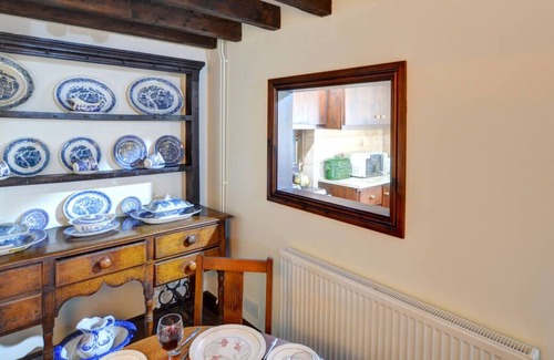 Newton House | Old Newton Cottage in the beautiful Porthcawl