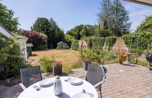 Wareham Apartment | Old Orchard House - sleeps 10 guests in 4 bedrooms