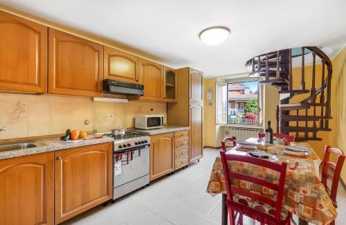 Pella Apartment | Old Pella 100m to Orta Lake - Happy Rentals