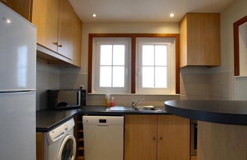 Digulleville Apartment | Old signal house with WiFi, pets allowed in La Hague