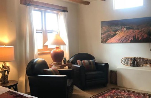 Taos Bed & Breakfast | Old Taos Guesthouse B&B