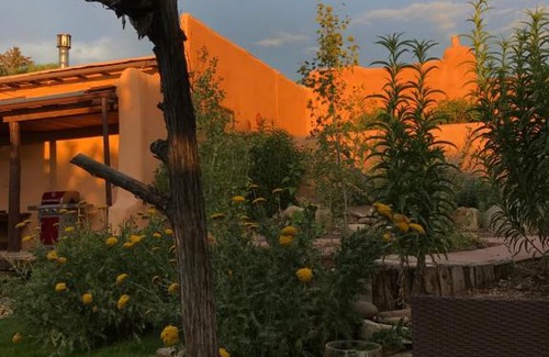 Taos Bed & Breakfast | Old Taos Guesthouse B&B