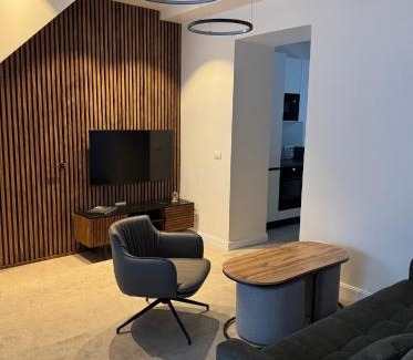 Centrul Vechi Apartment | Old Town Escape - Central Apartment with Garden