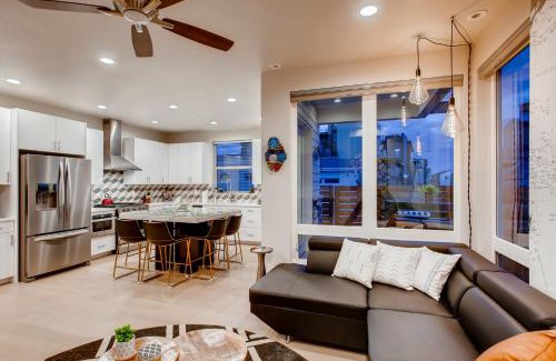 Old Town North House | Old Town Swank - Brand New To Brewery District!