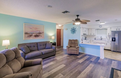 Englewood Apartment | Olde Englewood Nook-Near the beaches