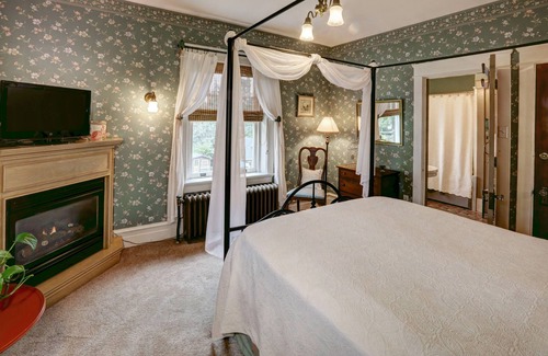 Mount Joy Bed & Breakfast | Olde Square Inn B&B