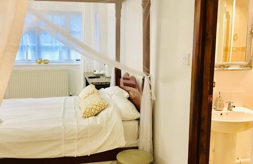 Tinsley Green House | Oldlands Farm