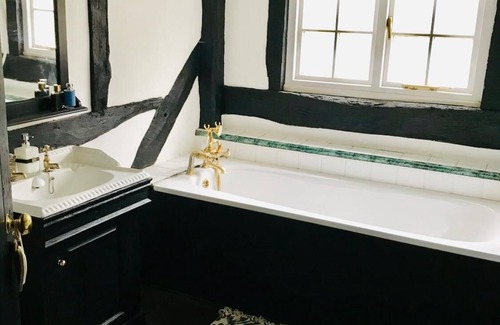 Tinsley Green House | Oldlands Farm