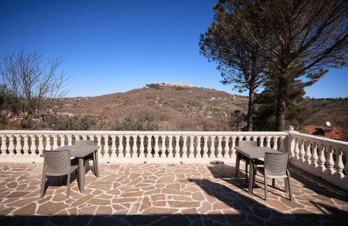 Mirabello Sannitico House | Oleum Guest House