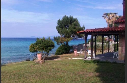 Kriopigi House | Olga Studio House in front of the beach