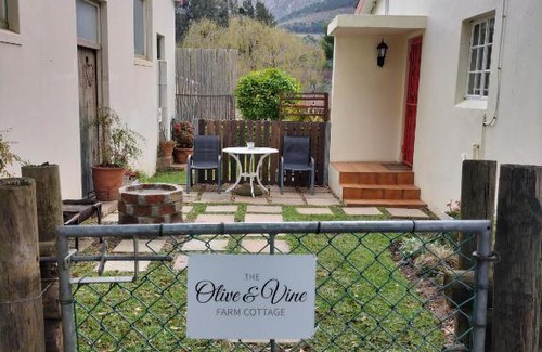 Franschhoek Apartment | Olive and Vine Farm Cottage