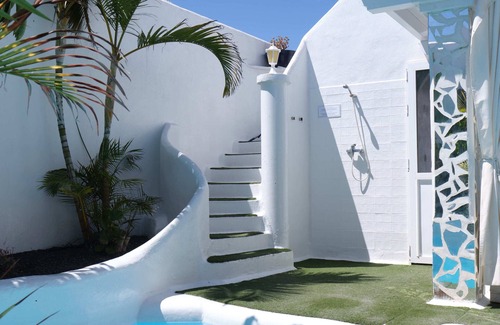 Geafond Villa | Olivia luxury villa with 3 bedrooms, 4 bathrooms and private heated pool