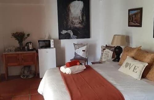 Riebeek Kasteel House | Olyfenhuis