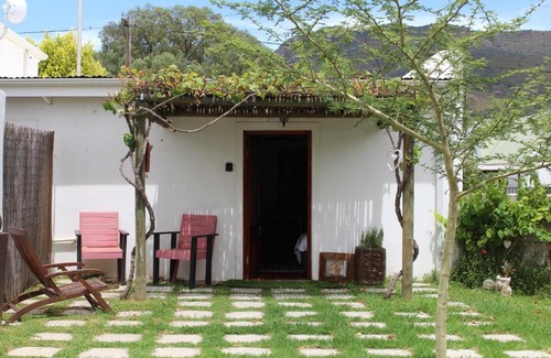 Riebeek Kasteel House | Olyfenhuis