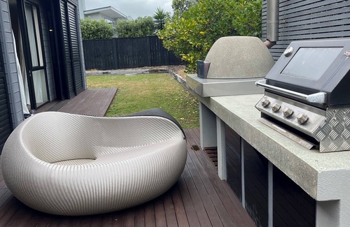 Omaha House | OMAHA BEACH- Relax and Retreat