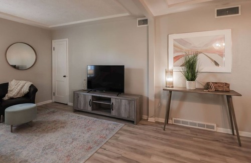 Omaha House | Omaha Cutie