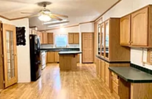 Tyrone House | On 105 Acre Farm. 30 miles from Penn State University and 20 miles from Altoona.