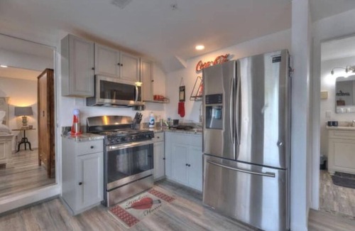 Branson House | On 16acres:FirePit MountainView Trampoline 3Decks Game Rm 10 min from everything