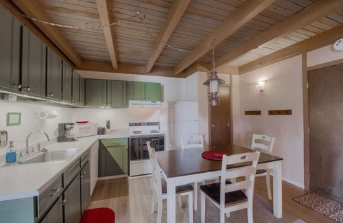 Wildernest Condo | On free bus route, 15 minutes to Copper and Keysto