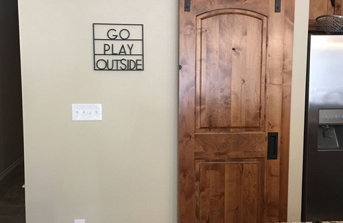 New Braunfels Condo | On River Time.Cozy 3-br 2-ba condo in gated complex, pool, direct river access