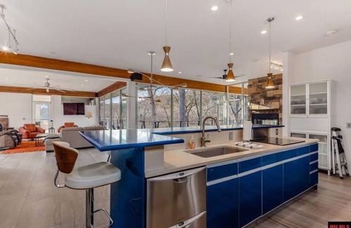 Lone Rock House | On the Banks of White River! Luxury Corporate/Family Retreat! Billiard/Theater