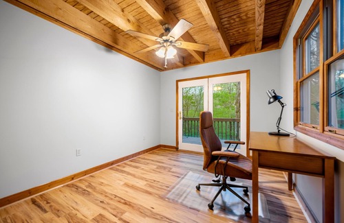 Dahlonega Cabin | On The River Bnb ~River Deck ~Fire Pit ~Game Room
