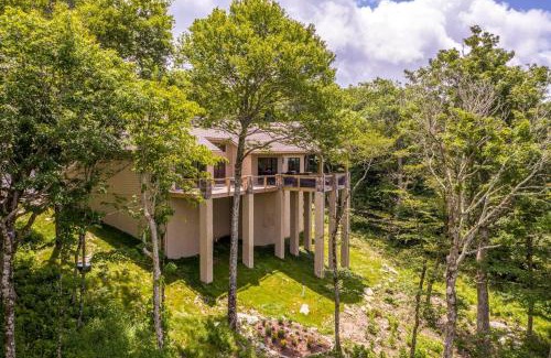 Sugar Mountain House | On the Rocks