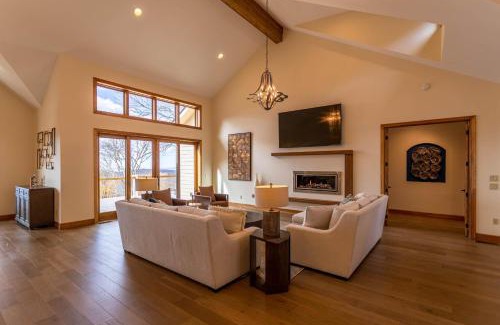 Sugar Mountain House | On the Rocks