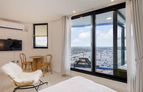 Downtown House | On the Sea Pension