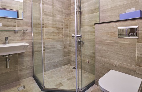 Dongshan House | On The Side of The Water