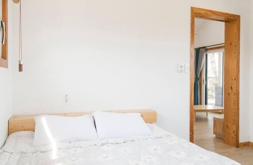 Seongsan House | On The Stone Pension #2