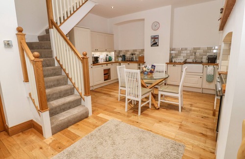 Menai Bridge Cottage | On the Straits