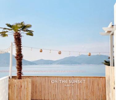 Geoje House | On the Sunset Mansion