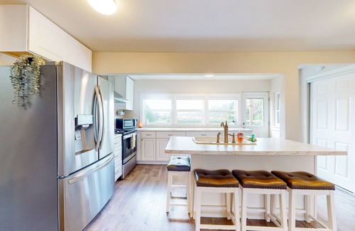 Waldport House | On the Water's Edge: Dog-Friendly, Crabbing, Bridge Views & More