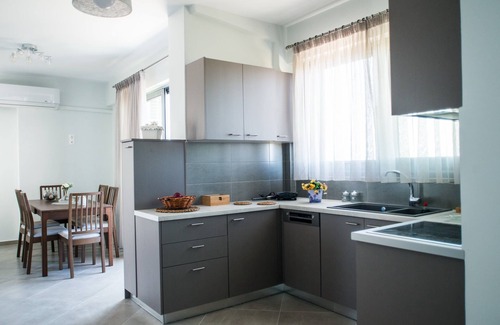 Xylokastro-Evrostina House | Onar Zin Seabliss - Penelope Poolside Getaway