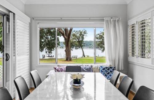 Woy Woy House | Ondina Cottage - Serene Waterfront Haven with Jetty