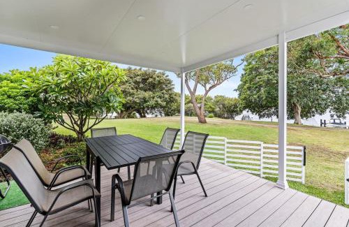 Woy Woy House | Ondina Cottage - Serene Waterfront Haven with Jetty