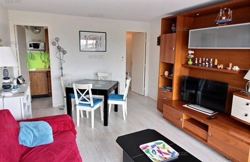 Le Crotoy Apartment | ONDINES1, Beautiful apartment facing the marina