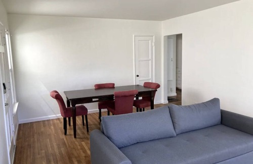 Clarkdale House | One Bed Cottage Near Culver City