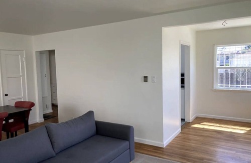 Clarkdale House | One Bed Cottage Near Culver City