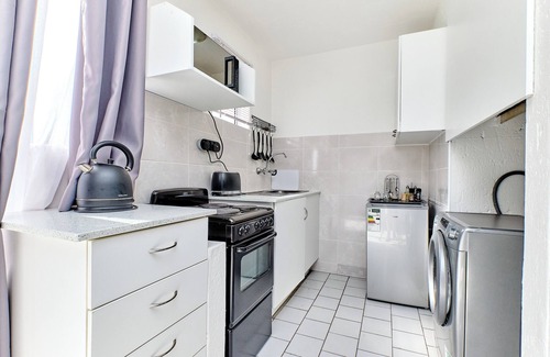 Sandown Apartment | One bed unit nestled in the prime of Sandton - 2139